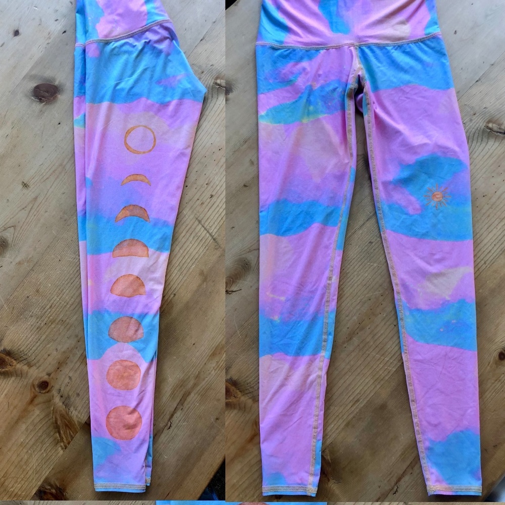 Teeki Yoga Pants leggings Moon size small